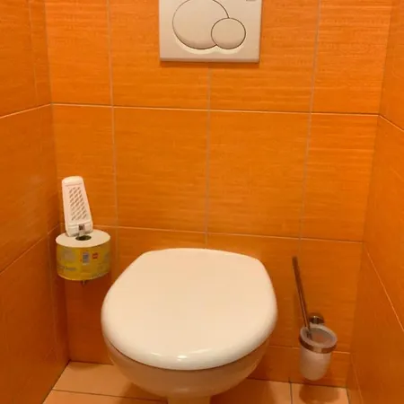 Πανσιόν U Splavu