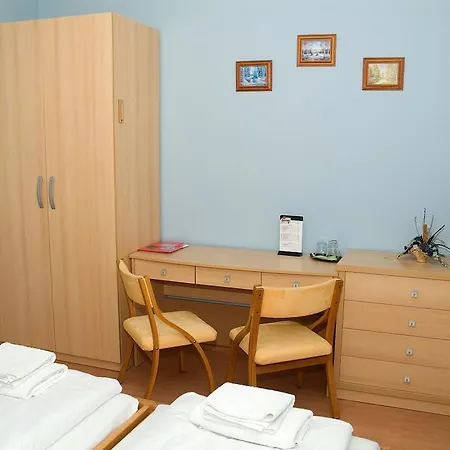 Πανσιόν U Splavu